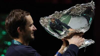 Теннисист Медведев поделился счастьем от победы в двух турнирах