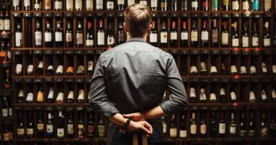 Как отличить настоящее вино от подделки: несколько способов проверки