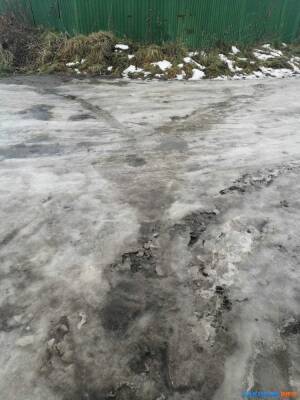 В Холмске открылись несанкционированные ледяные горки