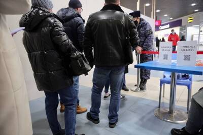 В Челябинске за неделю составили 137 протоколов за нарушение масочного режима