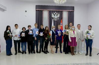 В городском округе Пушкинский подросткам вручили паспорта