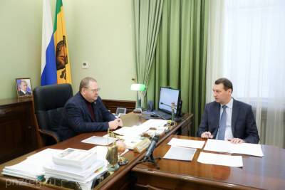 Олег Мельниченко поручил создать программу капремонта для оздоровительных лагерей
