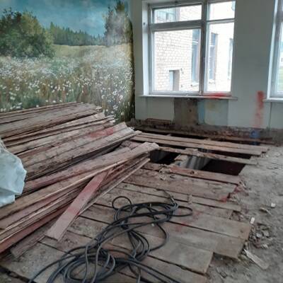 На Южном Урале школа, которую начали ремонтировать весной, так и стоит без крыши
