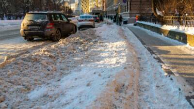 Петербуржцы обвиняют Смольный в пробках на дорогах из-за плохой уборки снега