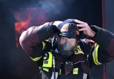 Заслуженный спасатель России рассказал, как действовать при пожаре в квартире