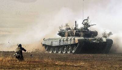 Россия перебросила 30 танков в Таджикистан