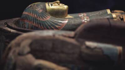 В Египте нашли две древних мумии с золотыми языками