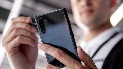 Суд по жалобе Samsung на запрет продажи ряда смартфонов отложен до января