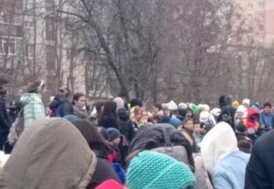 В Харькове массово заминировали школы