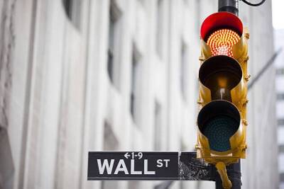 Индексы Dow Jones и S&P 500 растут, NASDAQ снижается на позитиве вокруг перспектив экономики США