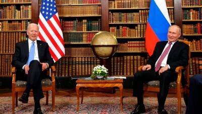 Кремль: Путин намерен обсудить с Байденом Украину и «продвижение НАТО»