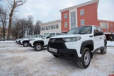 Пять автомобилей вручили главам псковских сельских поселений