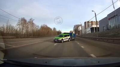 Пензенец поделился видео с опасным «шайтан-прицепом» на трассе М5