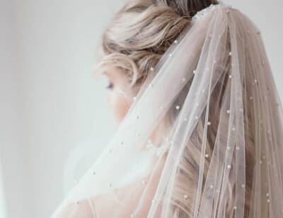 Больше 40 невест отдали свои платья в «свадебную комиссионку» в Петербурге и остались без денег и нарядов