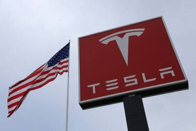 Регулятор США проводит расследование в отношении Tesla из-за сообщения о дефектах солнечных панелей
