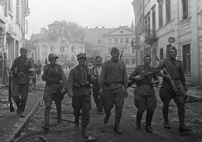 Где Красная армия воевала с войсками Гитлера после 9 мая 1941 года - Русская семерка