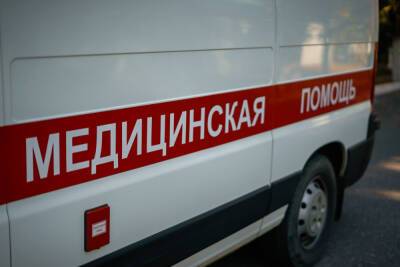 В Астраханской области на трассе перевернулся автомобиль: один пострадавший без сознания