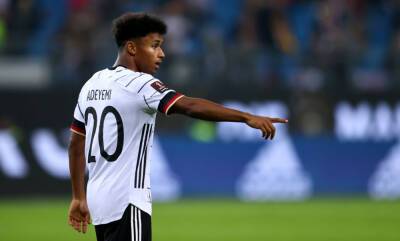 Нападающий сборной Германии отказался от трансфера в Барселону