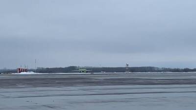 В аэропорту Магадана заявили о качественной обработке против льда самолета S7, экстренно севшего в Иркутске