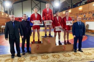 Брянские самбисты завоевали 9 медалей на чемпионате ЦФО