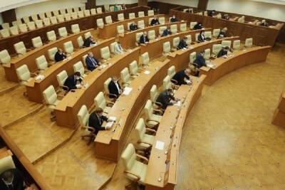 Свердловские депутаты выбрали 7 членов регионального избиркома