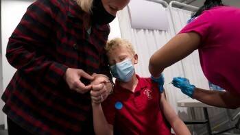 Врачи настаивают на обязательной вакцинации детей от ковида