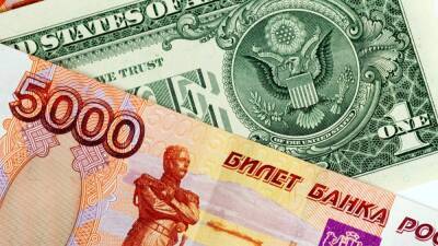 Bloomberg: новые санкции США и ЕС могут затронуть обмен рубля