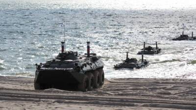 Морские пехотинцы Каспийской флотилии остановили высадку «вражеского» десанта в Дагестане