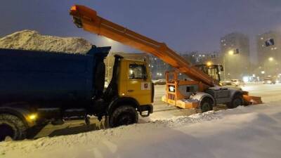 Столичные коммунальщики продолжат уборку улиц от снега