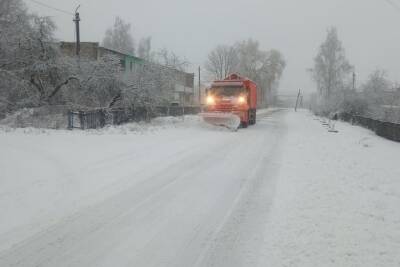 Дороги Брянщины чистят от снега почти 200 единиц техники