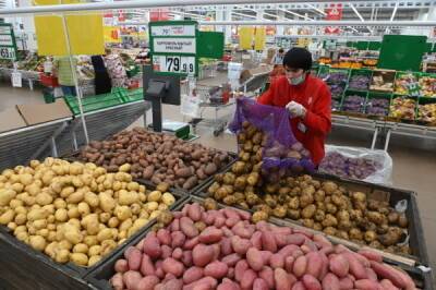 В Госдуме обвинили торговые сети в увеличении цен на картошку