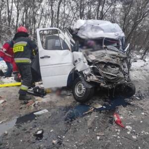 Под Черниговом столкнулись маршрутка и грузовик: погибли 10 человек. Фотофакт