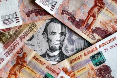 Аналитик спрогнозировал дефицит валюты в России в случае введения западных санкций