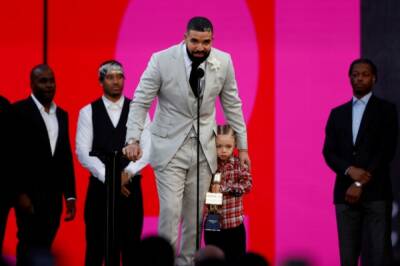 Drake отказался от номинаций на премии Grammy