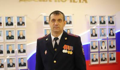 Полицейского из Мордовии наградили медалью за спасение ребенка