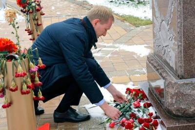 Депутаты почтили память погибших защитников Тулы