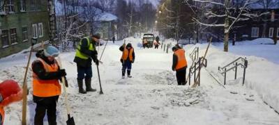 Любарский назвал «ручниками» тех, кто убирает снег с улиц Петрозаводска