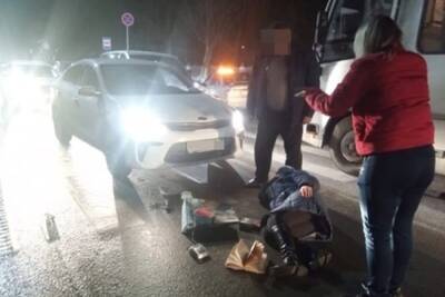 В Таганроге 57-летняя женщина попала под колеса иномарки