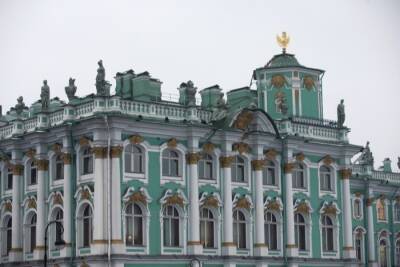 Зимний дворец через несколько лет изменит оттенок- Пиотровский