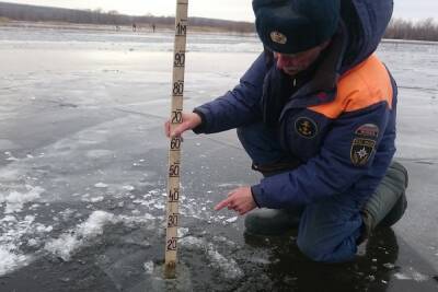 К сведению костромичей-рыболовов: недавние морозы еще не сделали лед достаточно прочным