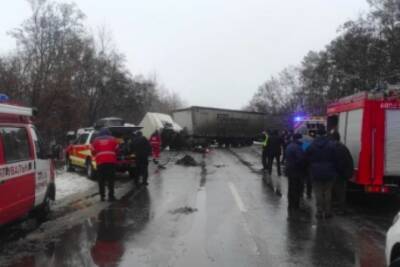 Возросло количество жертв жуткого ДТП под Черниговом: первые версии аварии