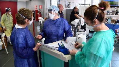 Инфекционист призвал к спокойствию при появлении новых штаммов коронавируса