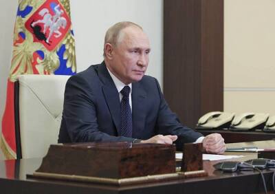 Путин подписал закон о бюджете на ближайшие три года