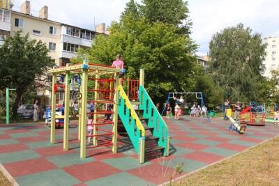 «Сделано всё кое-как»: Любимов поручил привести в порядок детские площадки