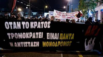 В Греции массовые демонстрации переросли в столкновения с полицией