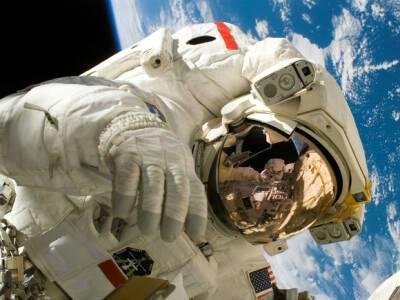 Выяснилось, почему астронавты в космосе быстрее стареют