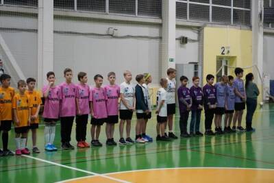 Команды «Юниор» и школы №7 одержали победу в дзержинском чемпионате по мини-футболу «Оранжевая бутса»