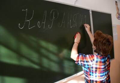 Более 90 классов в псковских школах закрыты на карантин из-за коронавируса