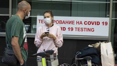 Попова призвала приезжающих из-за границы повторно сдавать тесты на коронавирус