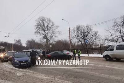 В массовом ДТП на улице Спортивной в Рязани никто не пострадал